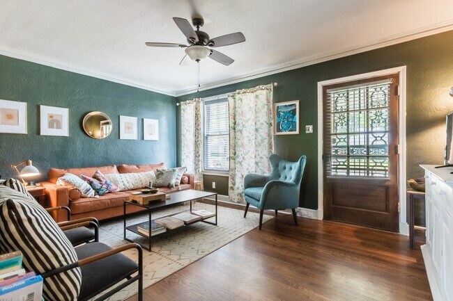 Foto del edificio - 3526 Kenwood Ave
