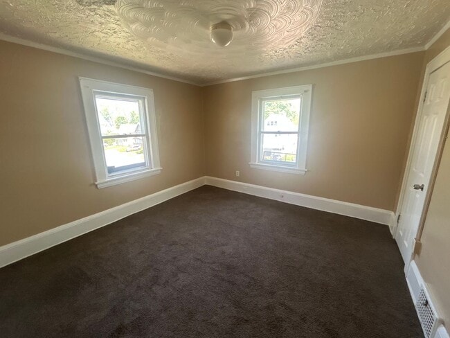 Building Photo - 4bd Single Akron Section 8