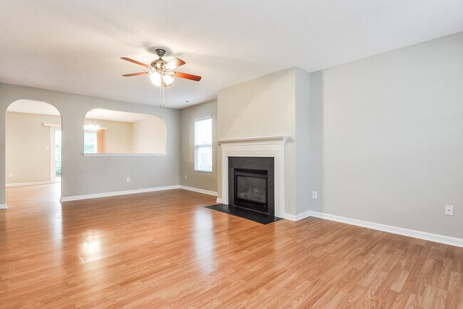 Foto del edificio - 62 Brookhaven Dr