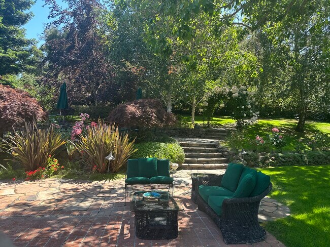 Foto del edificio - 365 Atherton Ave