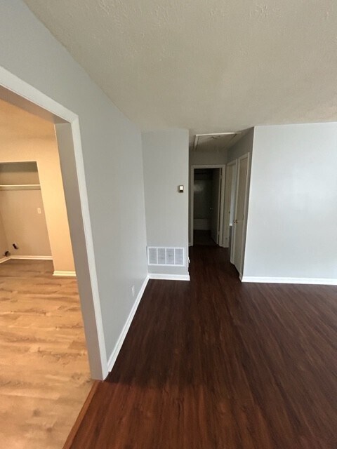 Building Photo - 739 Trail Dr