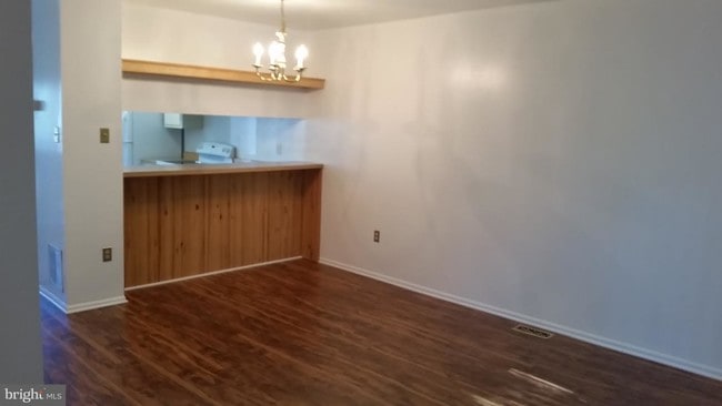 Building Photo - 6762 Ducketts Ln