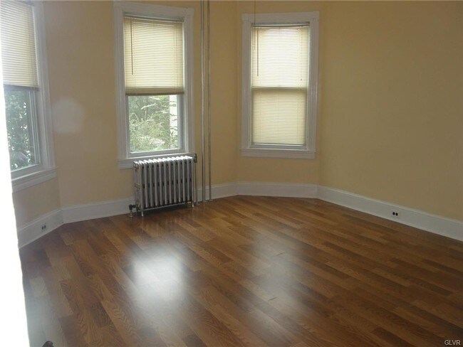 Foto del edificio - 240 N 10th St