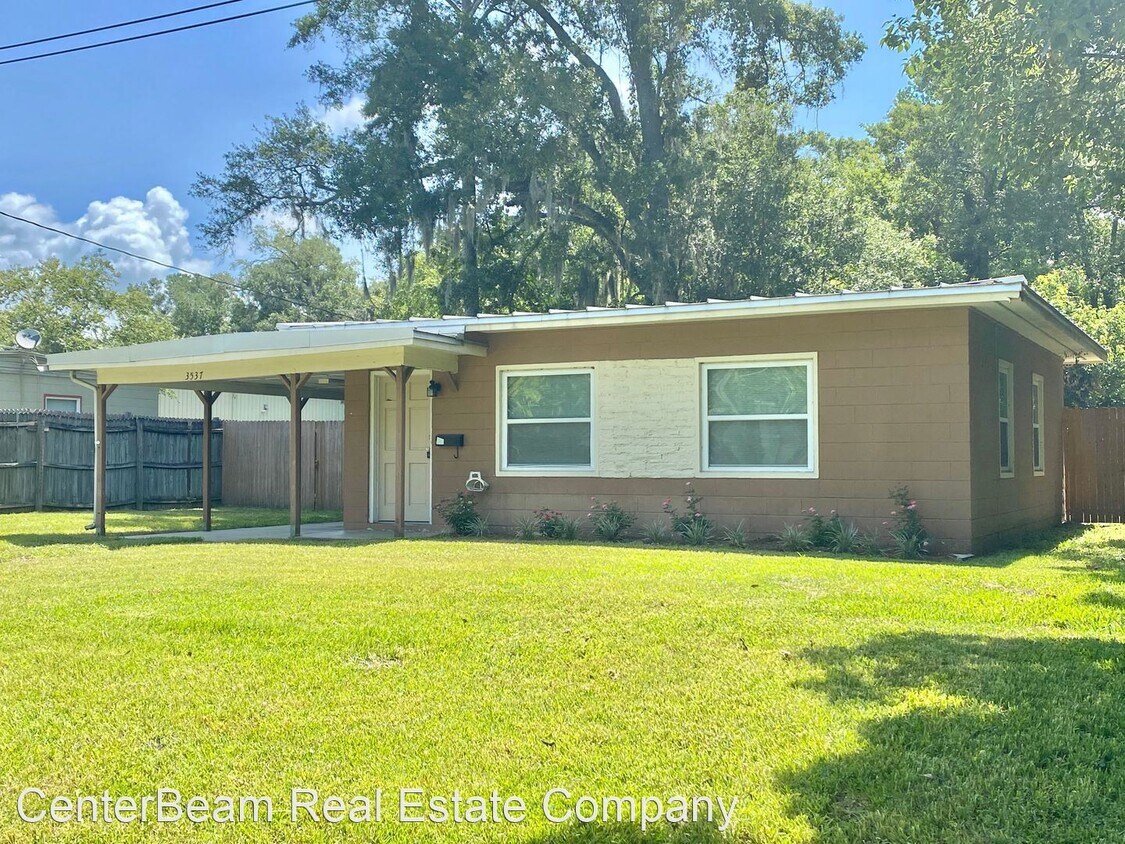 2 br, 1 bath House 3537 Welaka Road House Rental in Jacksonville