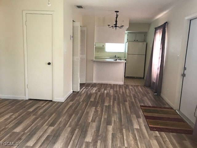 Building Photo - 5837 Queen Elizabeth Way