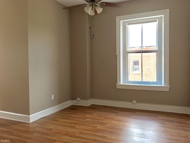 Building Photo - 1 br, 1 bath Apartment - 1324 Eutaw Pl 1R