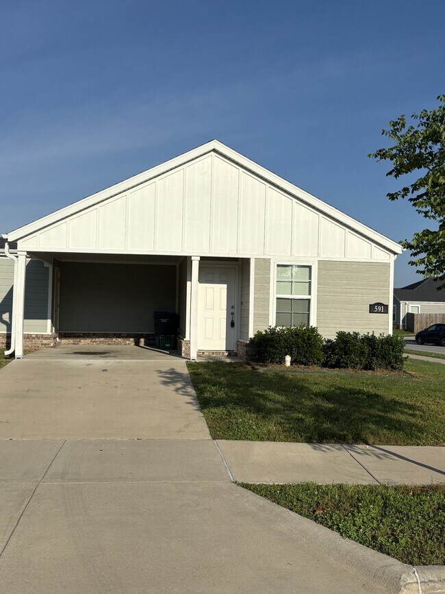 Photo - 591 N Cresswell Dr (Fayetteville, AR) House