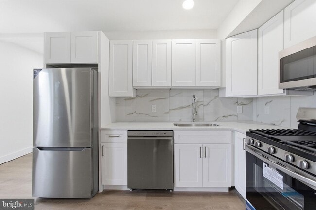 Photo - 213 Hermitage St Townhome