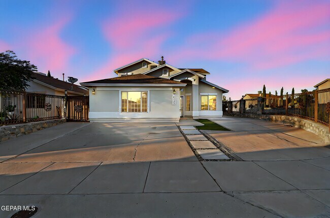 Foto del edificio - 14325 Pacific Point Dr