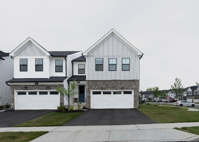 Building Photo - 240 Lilac St