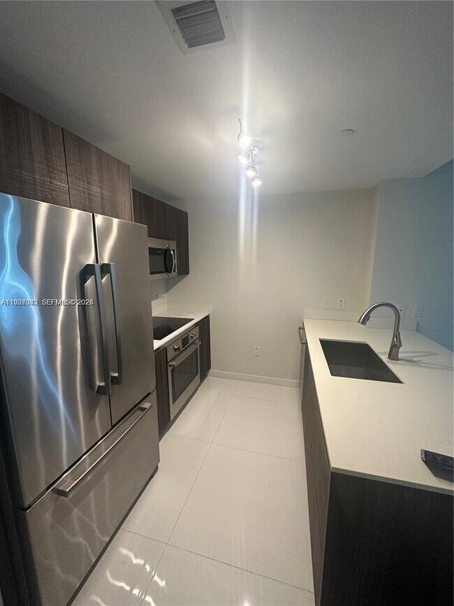 Foto del edificio - 488 NE 18th St