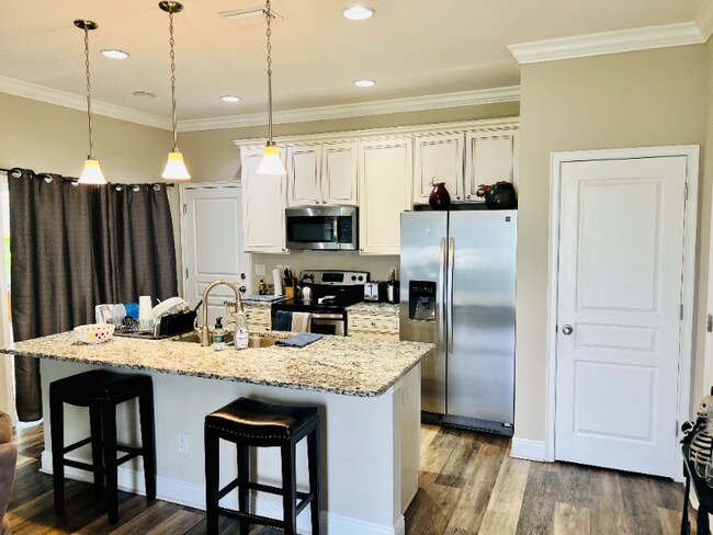 Foto del edificio - 2483 E Jefferson St