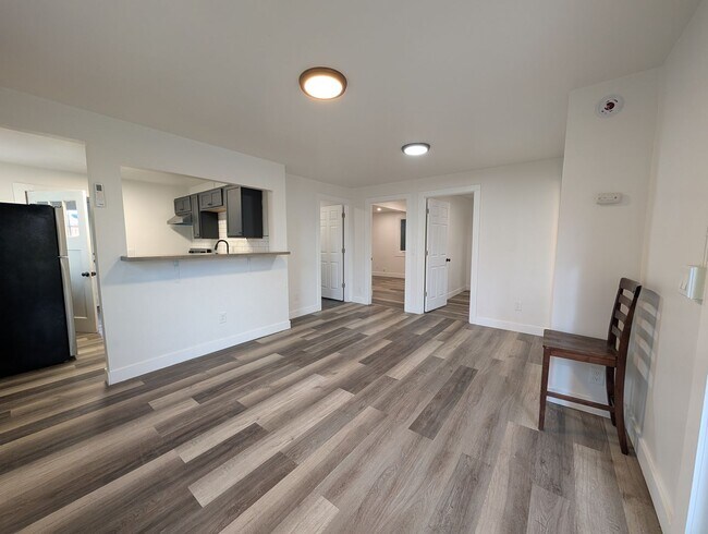 Foto del edificio - NW 9th &amp; Furnish Duplex