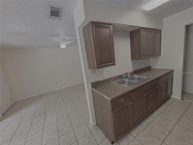 Foto del edificio - 904 SW 62nd Terrace