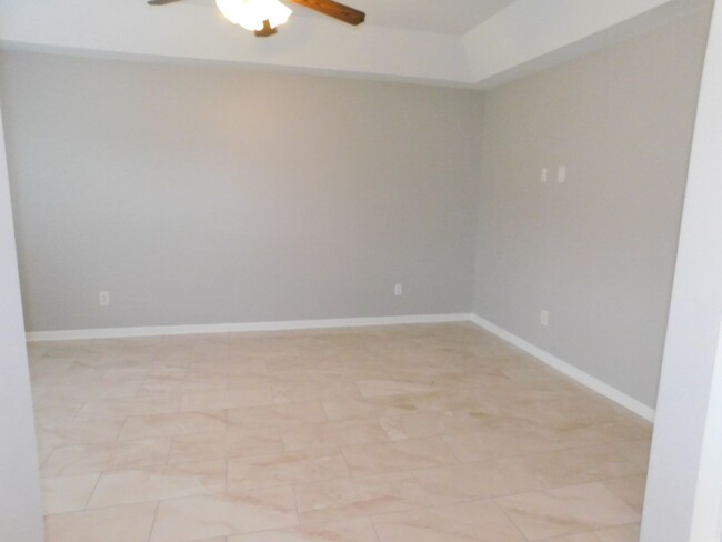 Foto del edificio - New 3 Bedroom 2 bath
