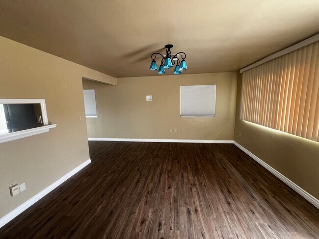 Foto del edificio - 6370-6370 Tamarisk Ave