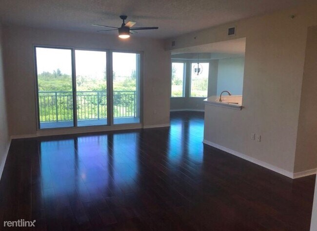 Foto del edificio - 10851 Mangrove Cay Ln NE