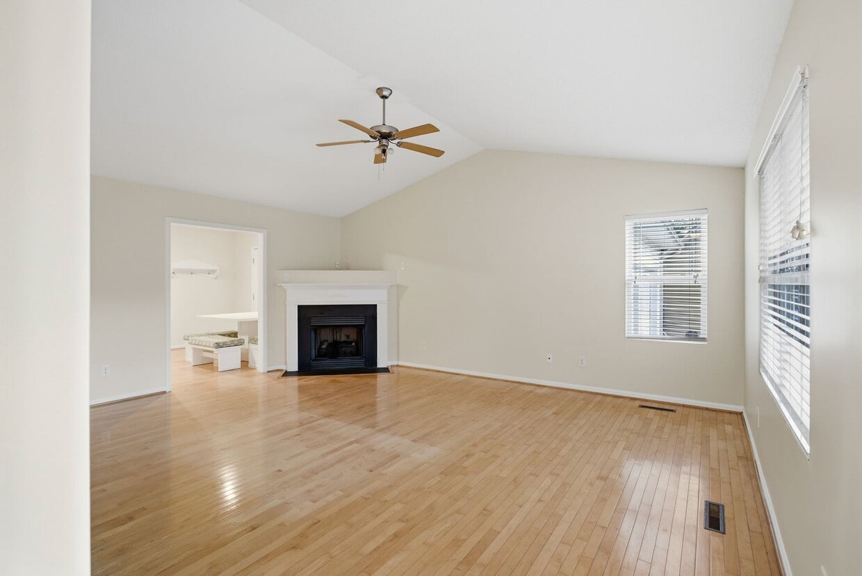 Foto principal - 1701 Willa Pl Dr