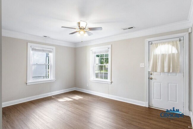 Foto del edificio - Adorable Bungalow in the heart of Randolph...