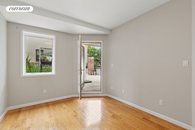 Building Photo - 419 Humboldt St