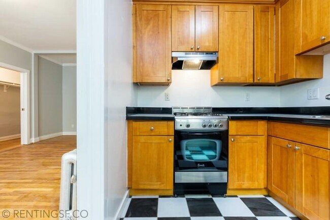 Building Photo - bedroom in San Francisco CA 94109