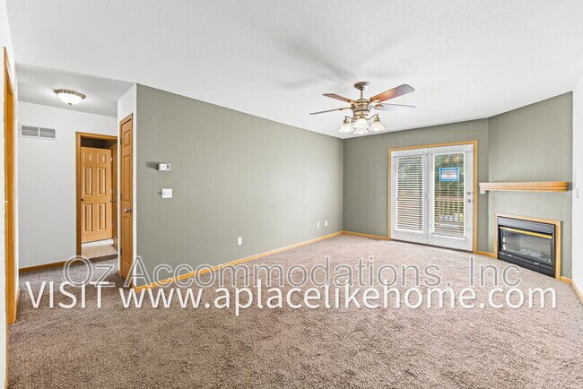 Foto del edificio - 8626 N Cleveland Ln