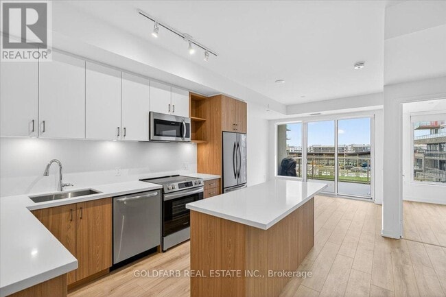 Building Photo - 333 Sunseeker Ave