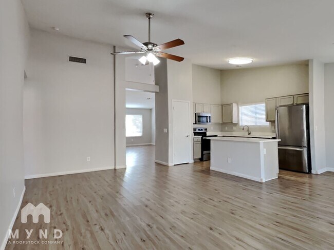 Foto del edificio - 7922 W Whyman Ave