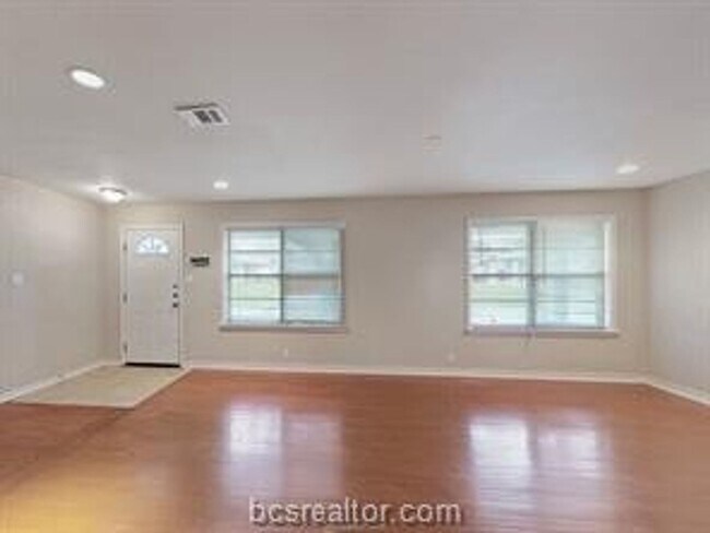 Building Photo - 1006 Timm Drive