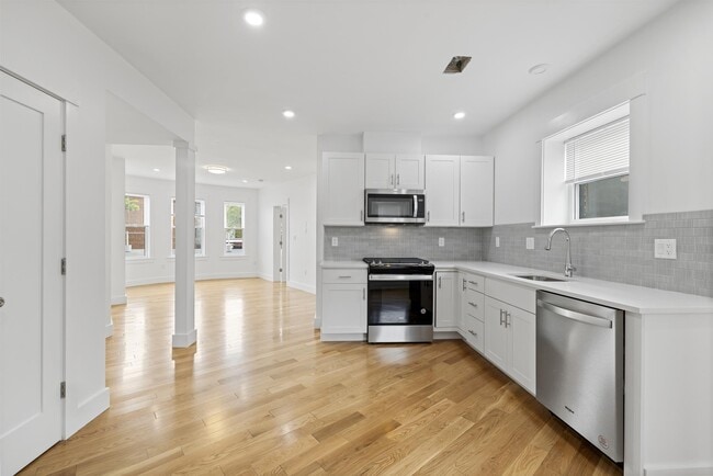 Building Photo - 1010 Cambridge St