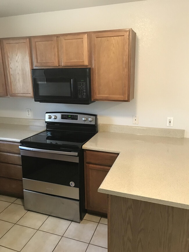 Foto del edificio - 8507 Wyatt Dr