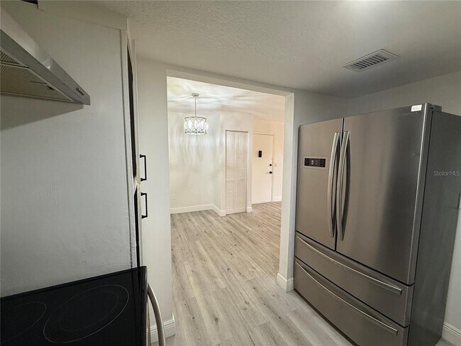 Foto del edificio - 900 N Lake Destiny Rd