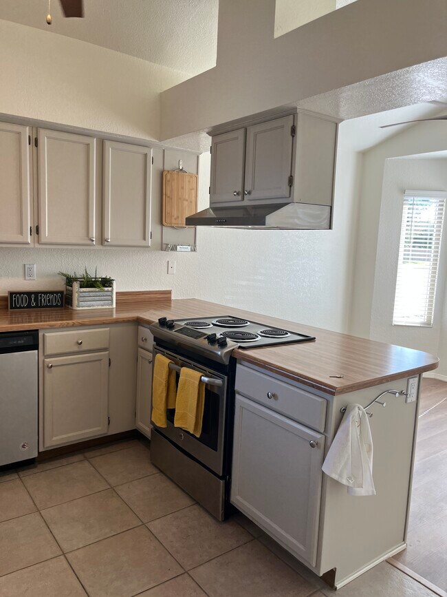Foto del edificio - 1200 W Boxelder Cir