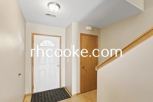 Foto del edificio - 312 S Blake Rd