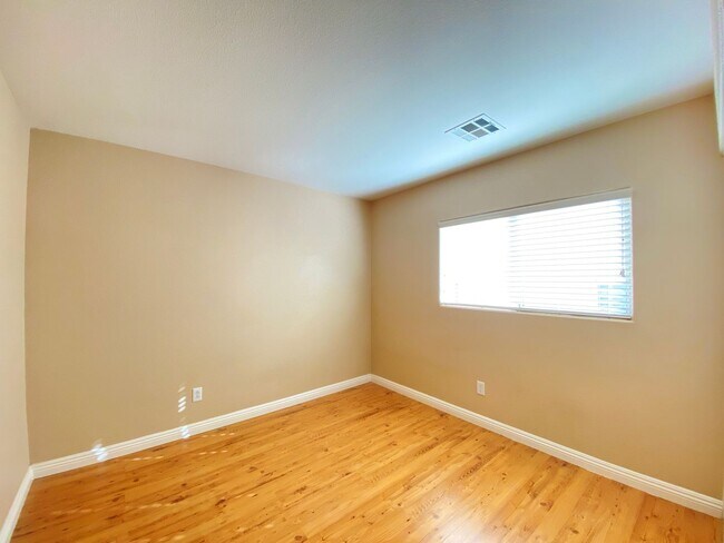 Foto del edificio - Beautiful 2-story single-family