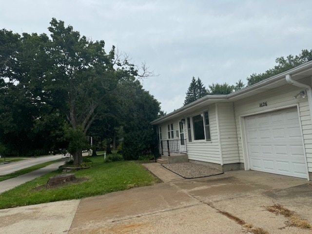 Building Photo - 1626 Lower Muscatine Rd