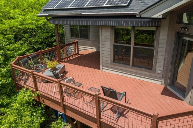 Building Photo - 348 Winding Ridge