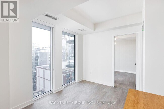 Building Photo - 135 Lower Sherbourne St