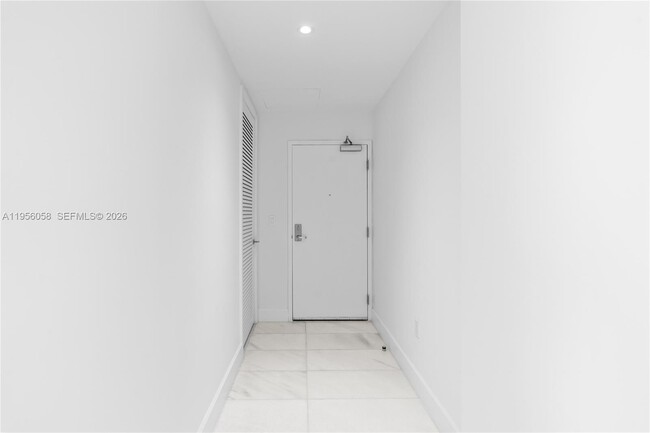 Foto del edificio - 700 NE 26th Terrace