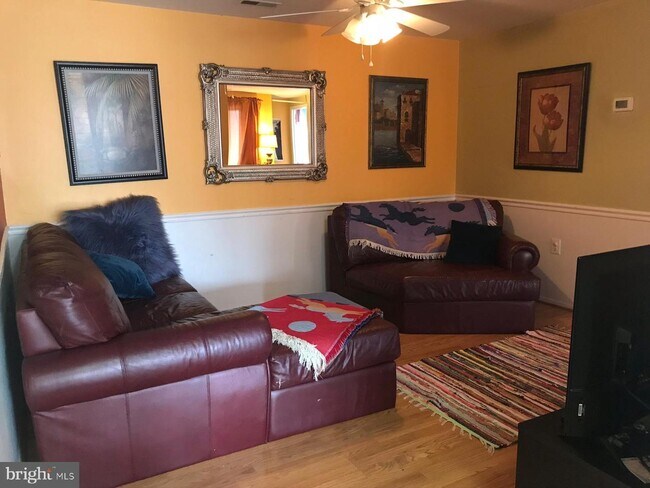 Building Photo - 18030 Chalet Dr