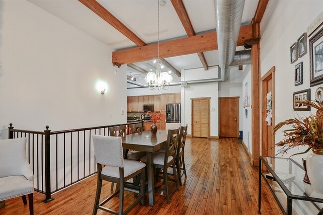 Dining Room - 2300 W Warren Blvd