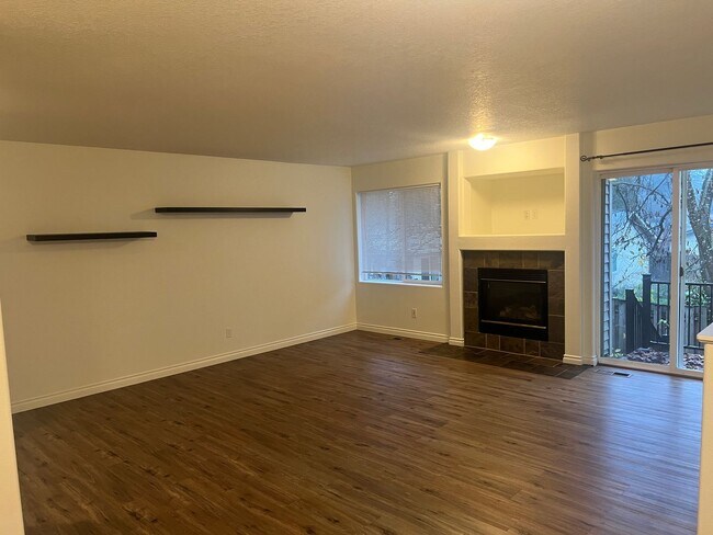 Foto del edificio - Single Family Home With New Flooring in Great Wilsonville Neighborhood! - Half off 1st Month's Rent!