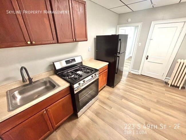 Building Photo - 223 S 49th St
