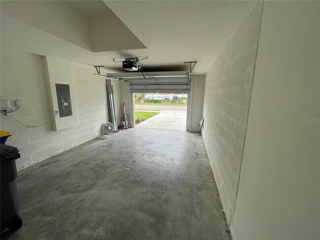 Building Photo - 5335 Entertainment Way