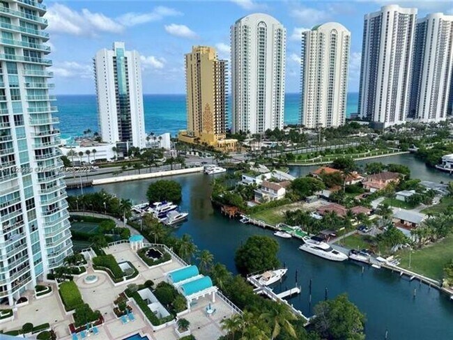 Foto del edificio - 16500 Collins Ave