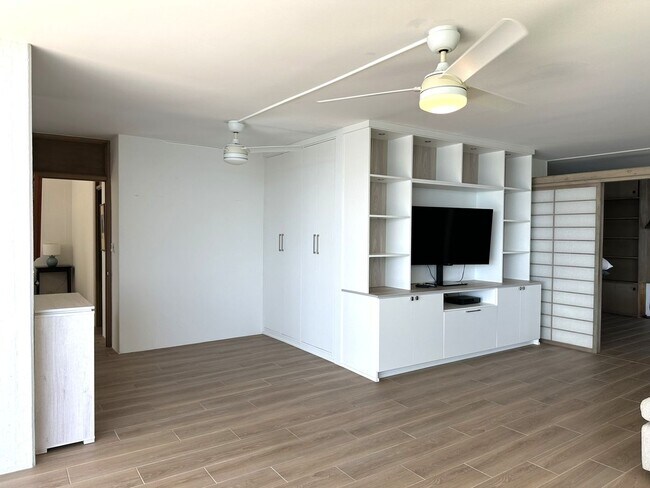 Foto del edificio - Gold Coast, Tropic Seas - 2BR/2BA/Street Parking Only