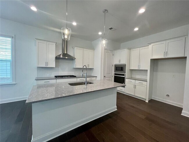 Foto del edificio - 4401 Encore Blvd