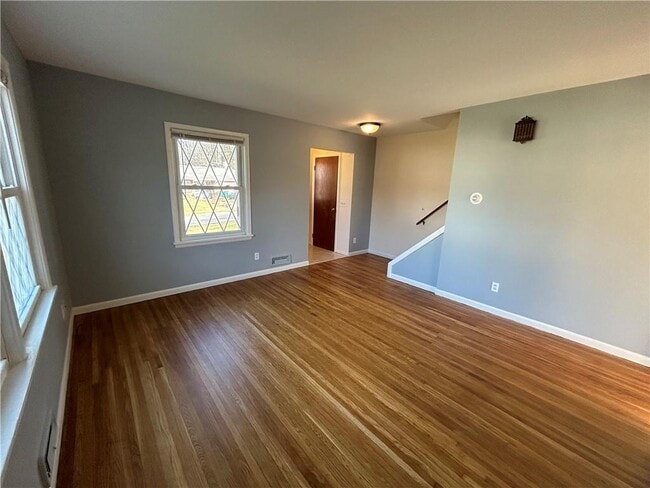 Foto del edificio - 825 Harmon Rd