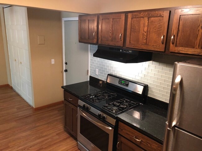 Building Photo - 1601 N Innsbruck Dr