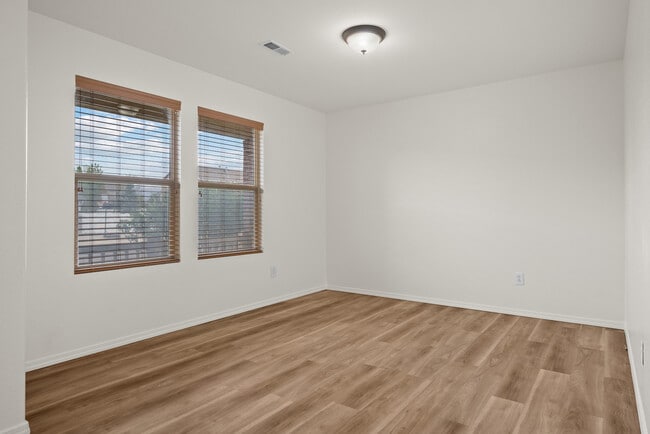 Building Photo - 2867 W 400 S
